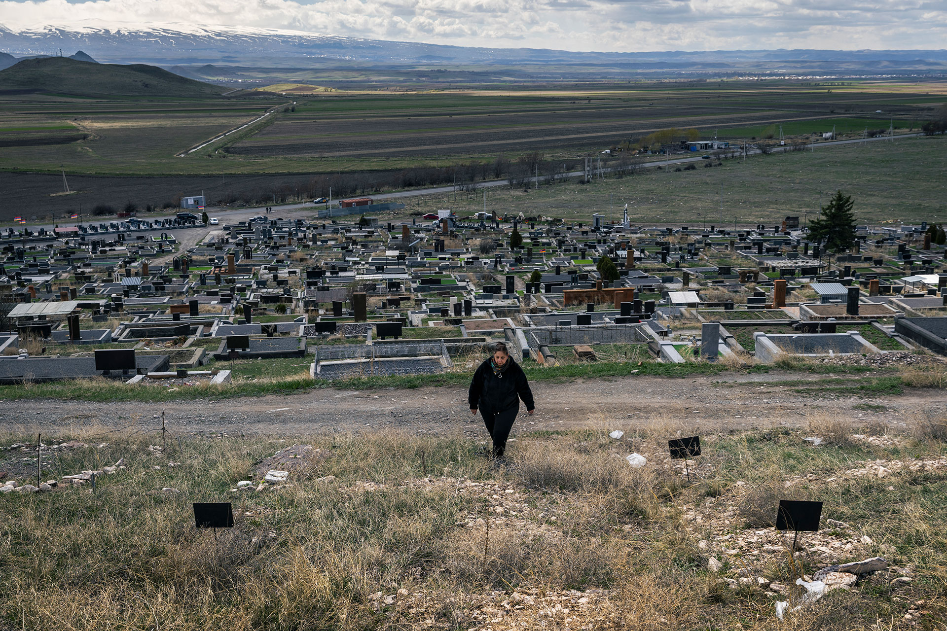 Cinzia Canneri, Women Bodies in Battlefields-20