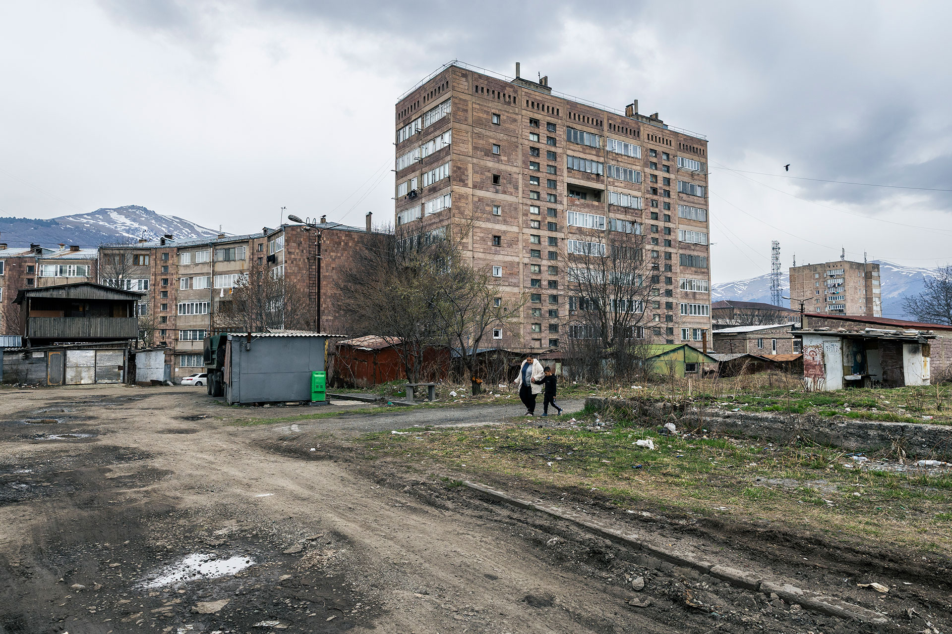 Cinzia Canneri, Women Bodies in Battlefields-3